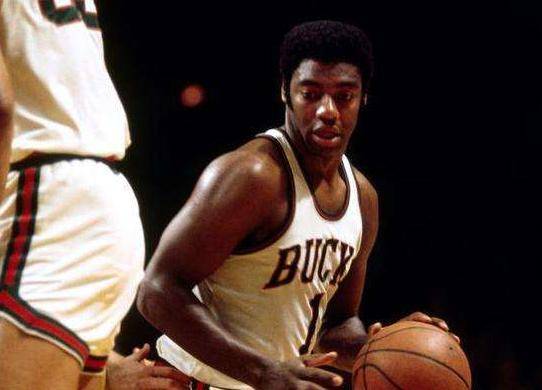 她们不仅是 她们不仅是