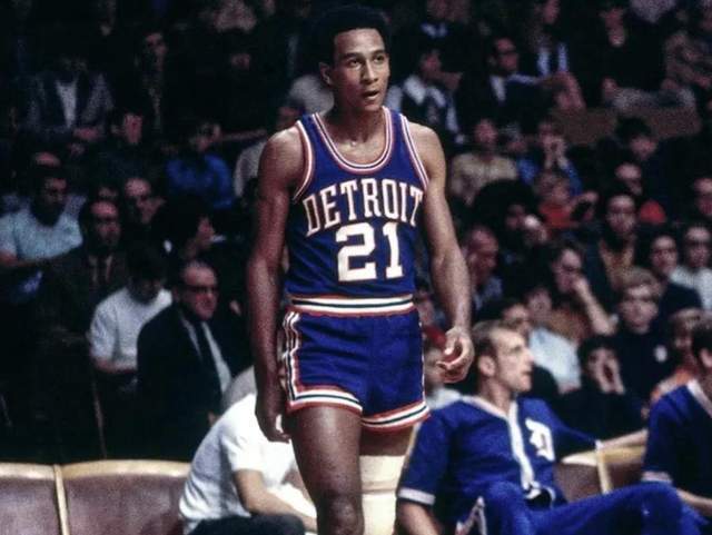 詹姆斯在关 詹姆斯在关